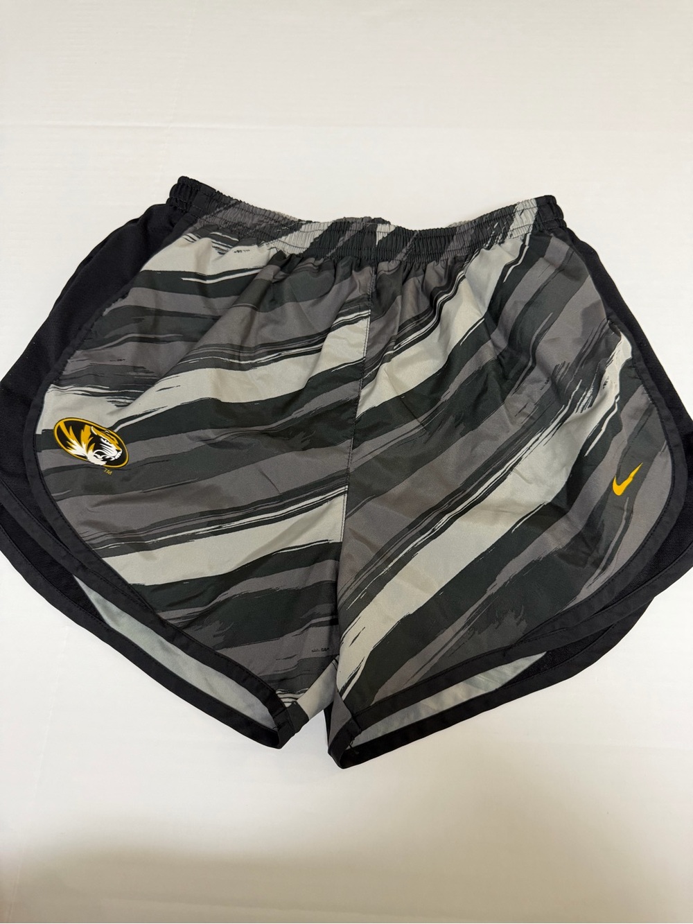 Nike Mizzou Tigers dri fit lined athletic shorts, medium